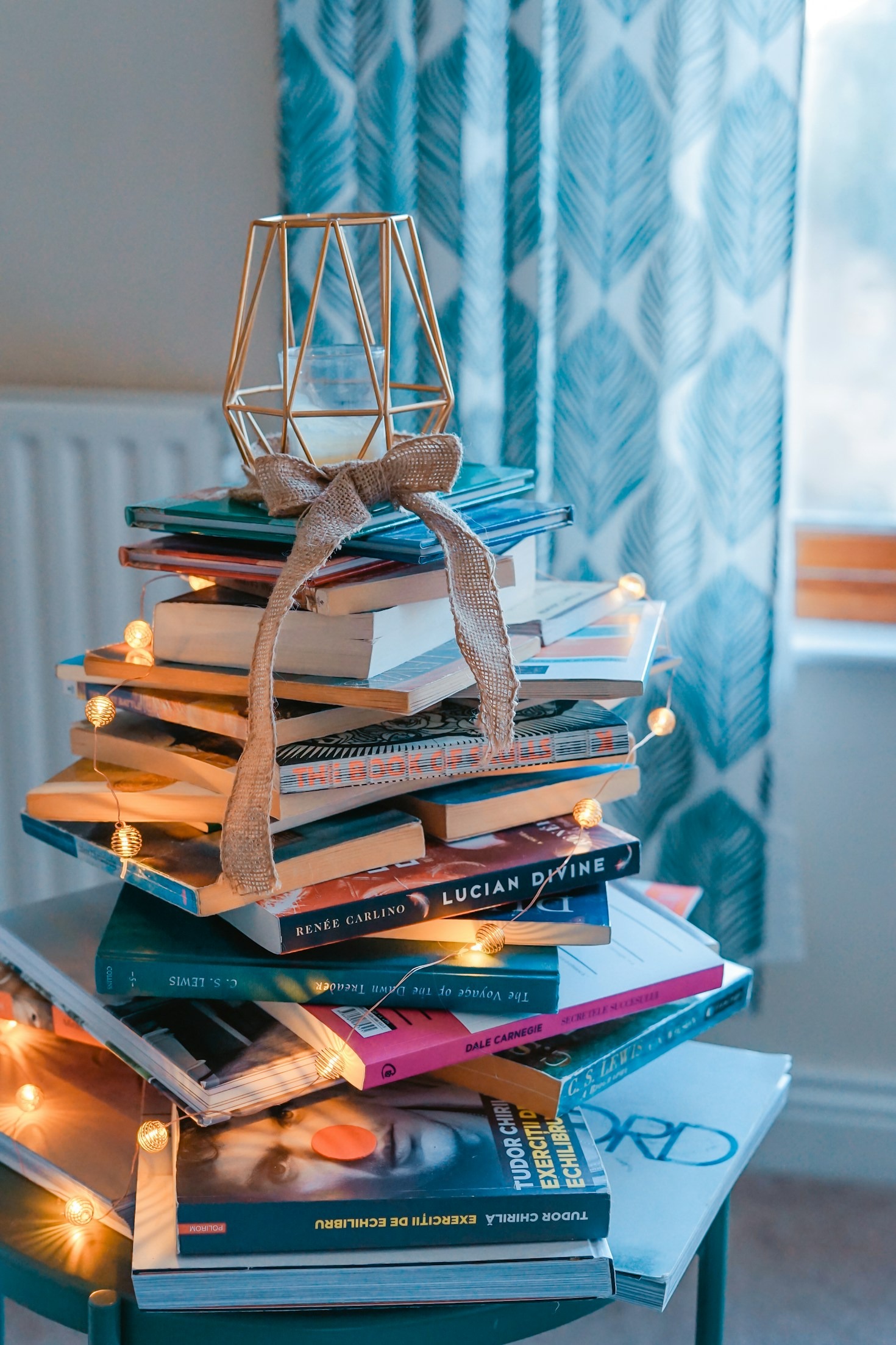 Curating the Perfect Gift for Design Enthusiasts